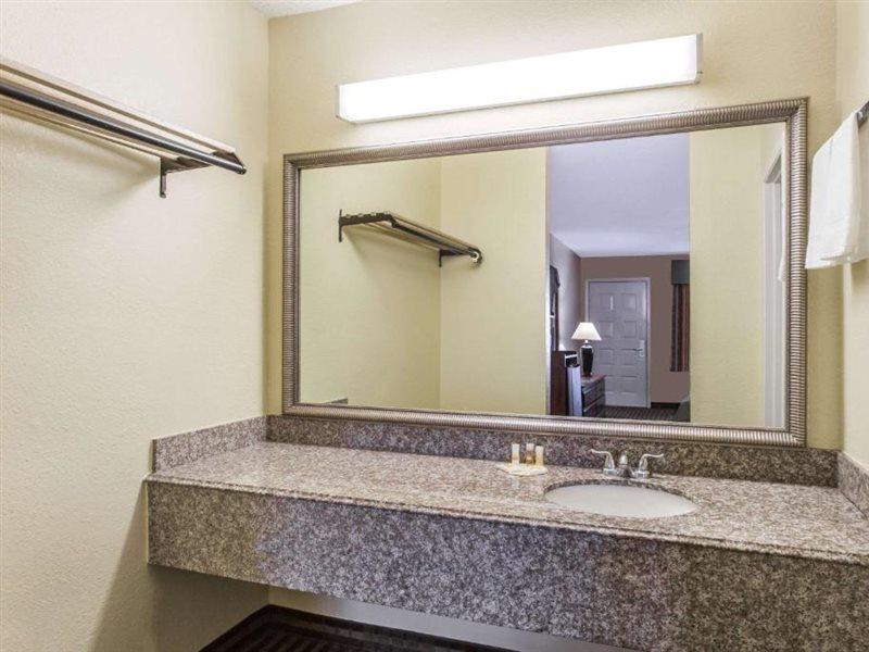 Days Inn By Wyndham Orange Dış mekan fotoğraf
